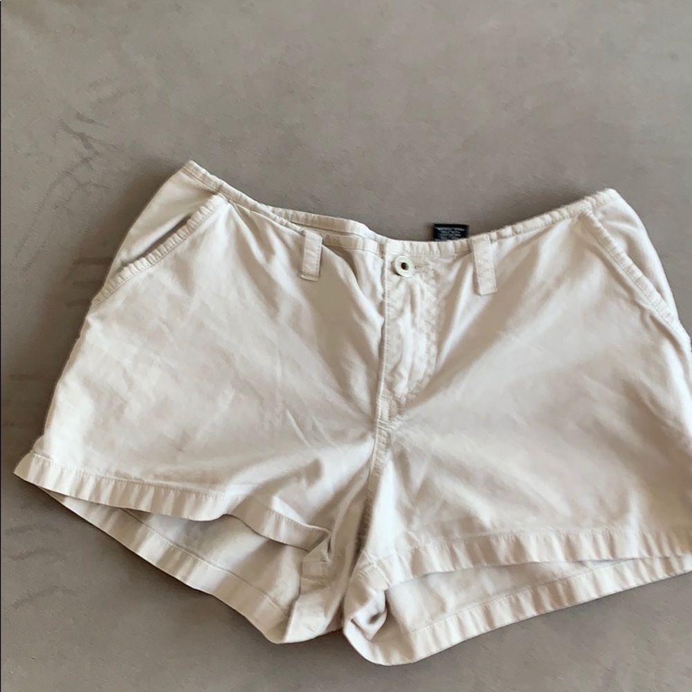 Express cream short size 1/2
